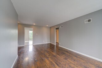 3 Heartwoods Ct in St. Louis, MO - Building Photo - Building Photo