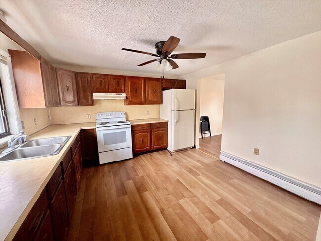 1613 Newell Rd in Endicott, NY - Building Photo - Building Photo