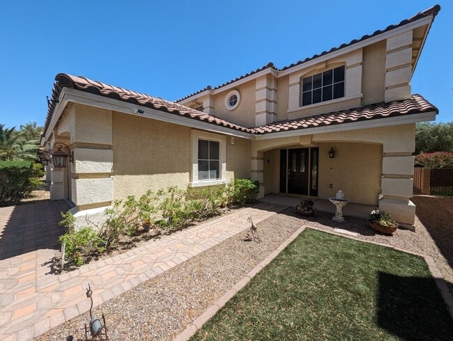 10900 Royal Highlands St in Las Vegas, NV - Building Photo - Building Photo