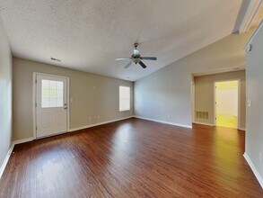 409 Bridgestone Dr in Indianapolis, IN - Building Photo - Building Photo