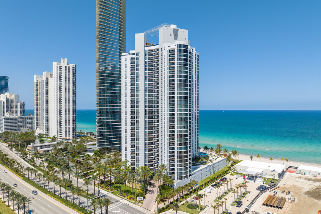 Ocean III in Sunny Isles Beach, FL - Building Photo