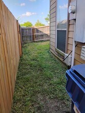 3905 Victoria Ave in College Station, TX - Building Photo - Building Photo
