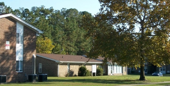 Sandy Run Apartments in Jacksonville, NC - Building Photo