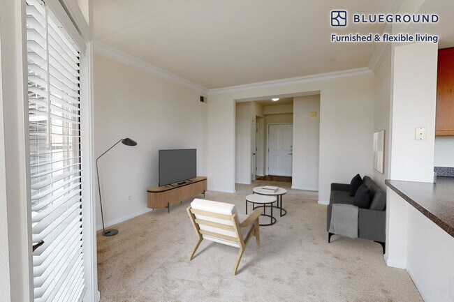 1299 Corporate Dr in Westbury, NY - Foto de edificio - Building Photo