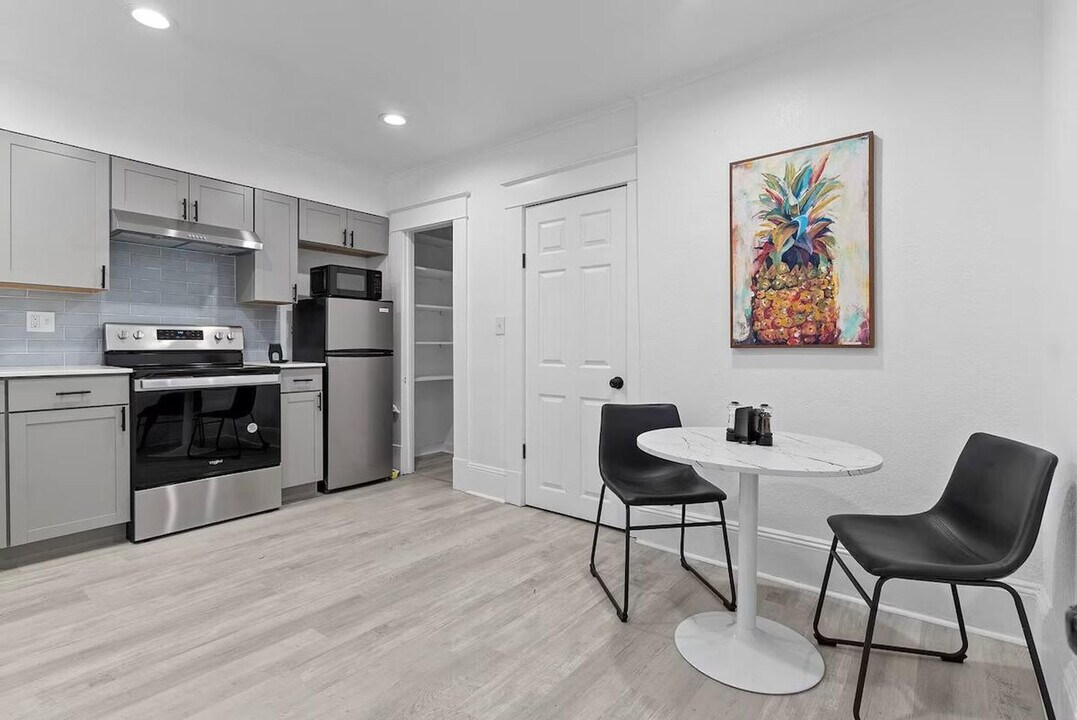 412 Harwood St in Orlando, FL - Building Photo