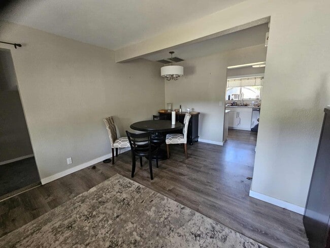 214 S Yelm St in Kennewick, WA - Building Photo - Building Photo