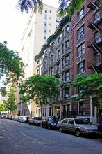 306 W 93rd St in New York, NY - Foto de edificio - Building Photo