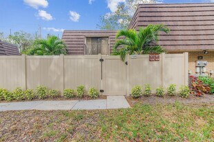 7520 75th Way, Unit 1079 in West Palm Beach, FL - Building Photo