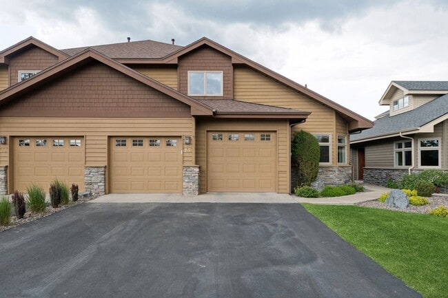27 Bay Harbor Dr in Bigfork, MT - Building Photo - Building Photo