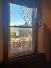 2214 E Pratt St, Unit 3rdFlRear in Baltimore, MD - Building Photo - Building Photo