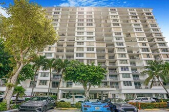 1865 NE 79th St in North Bay Village, FL - Building Photo - Building Photo