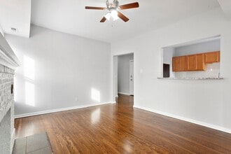 1460 W Fargo Ave, Unit 310 in Chicago, IL - Building Photo - Building Photo