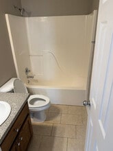 124 Cove Landing in Calera, AL - Foto de edificio - Building Photo