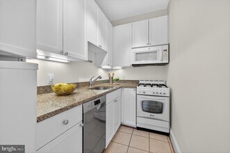 3446 Connecticut Ave NW in Washington, DC - Building Photo - Building Photo