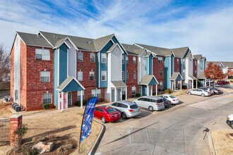 The Summit in Edmond, OK - Building Photo - Building Photo