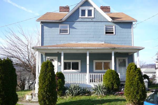 property at 1913 Victoria Ave