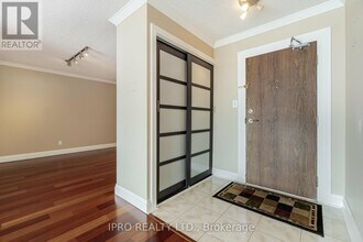 1230-1230 Marlborough Ct in Oakville, ON - Building Photo - Building Photo