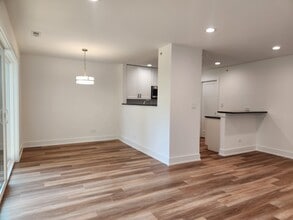 915 S Ct of Shorewood in Vernon Hills, IL - Building Photo - Building Photo