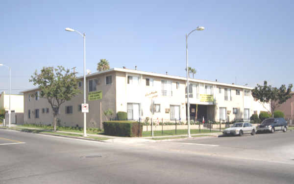 La Mirada Apartment in Los Angeles, CA - Building Photo - Building Photo