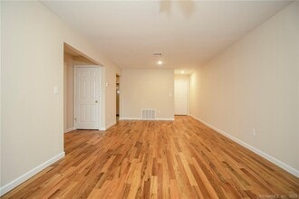 685 Success Ave in Stratford, CT - Building Photo - Building Photo