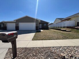 961 Northridge Dr in Rapid City, SD - Building Photo