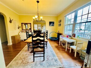 231 Manorhaven Blvd in Port Washington, NY - Building Photo - Building Photo