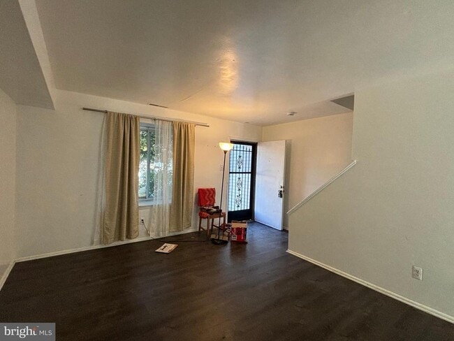 property at 2404 Bayberry Ct