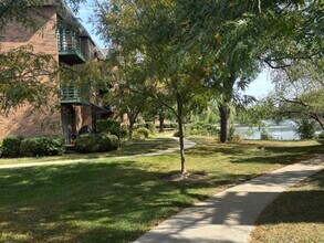 905 Casey Ct in Schaumburg, IL - Building Photo - Building Photo