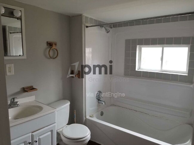 property at 1704 N Gulick Ave