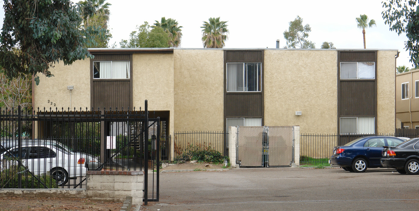 222 Lincoln Ave in El Cajon, CA - Building Photo