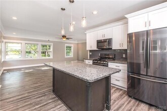 371 Linwood Ave in Buffalo, NY - Building Photo - Building Photo
