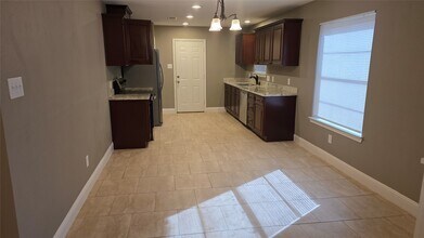 3210 Bishopton St in Pearland, TX - Building Photo - Building Photo