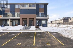 57 Dashing Private in Ottawa, ON - Building Photo