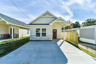 16943 W Juneau St in Montgomery, TX - Building Photo