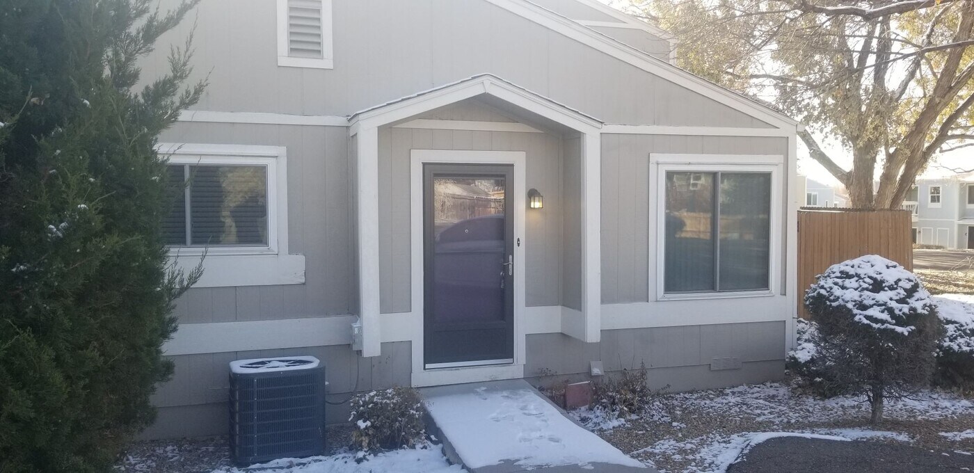7982 Chase Cir-Unit -7982 Chase Circle #69 in Arvada, CO - Foto de edificio