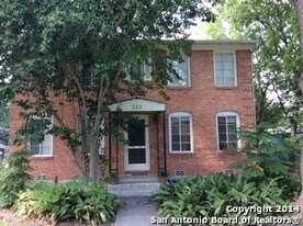 323 E Melrose Dr in San Antonio, TX - Building Photo