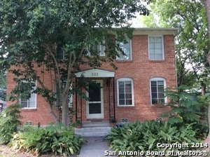323 E Melrose Dr in San Antonio, TX - Building Photo