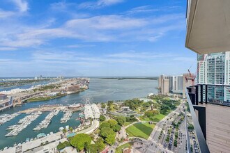 398 NE 5th St, Unit SI ID1504014P in Miami, FL - Foto de edificio - Building Photo