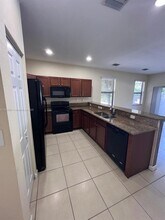 8852 W 35th Way in Hialeah, FL - Building Photo - Building Photo