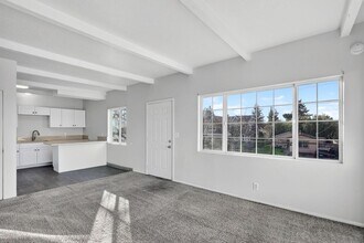 1106-1112-1112 NE 81st Ave in Portland, OR - Building Photo - Building Photo