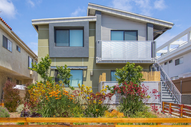 3538 Keystone Ave in Los Angeles, CA - Foto de edificio - Building Photo