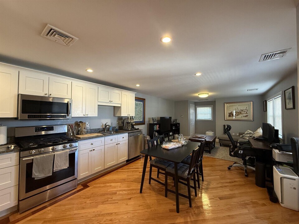 21 Ashland St, Unit 2 in Malden, MA - Building Photo
