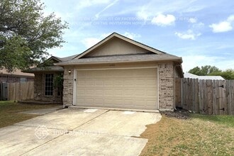 6902 Evening Shade Ln in Arlington, TX - Building Photo - Building Photo