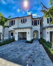 452 NW 203rd St in Miami Gardens, FL - Building Photo - Building Photo