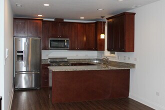 1215 N Cleaver St in Chicago, IL - Building Photo - Building Photo