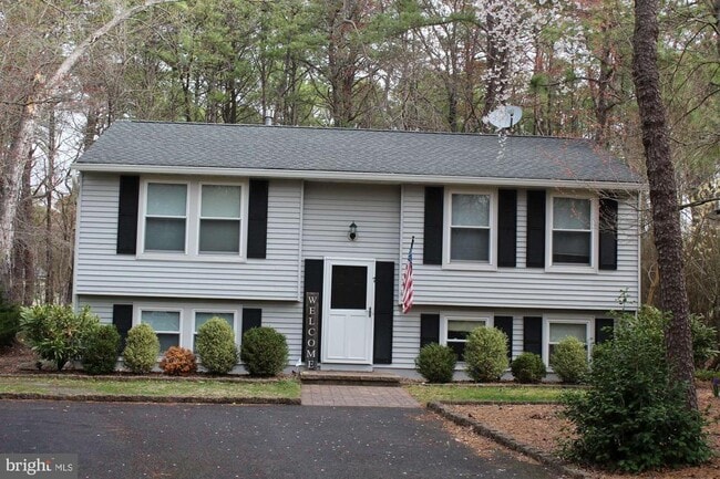 property at 7 Georgian Ct
