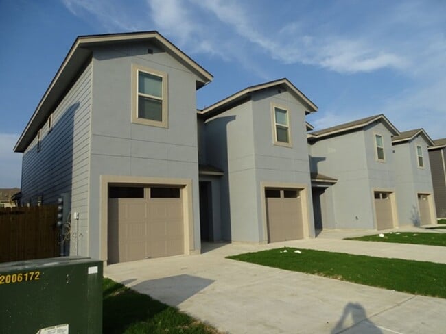 6407 Luglio Ln
