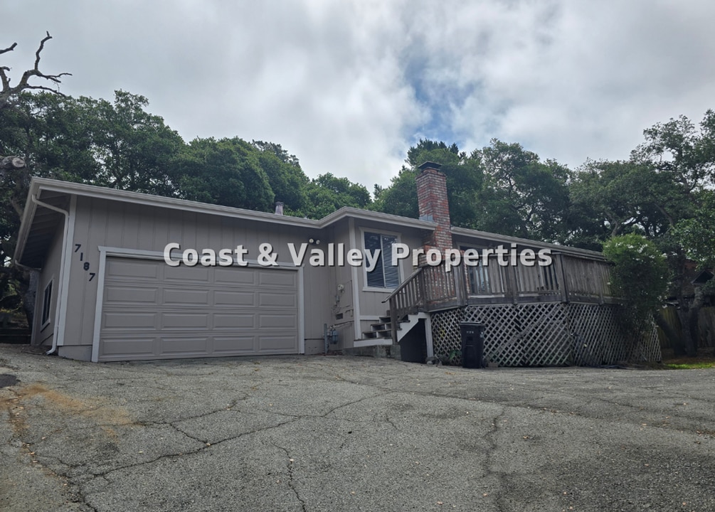 7187 Langley Ct in Salinas, CA - Building Photo