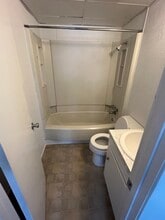 315 S 14th St, Unit 315 in Nederland, TX - Foto de edificio - Building Photo