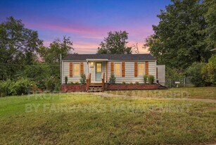 5224 England St in Shawnee, KS - Building Photo